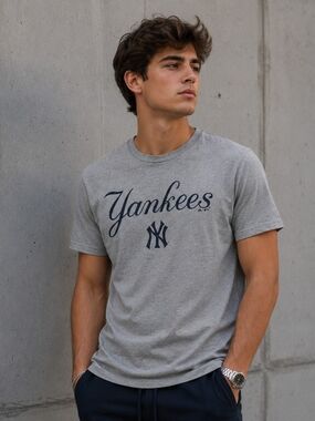 New York Yankees Gray Script Logo Short Sleeve Tee